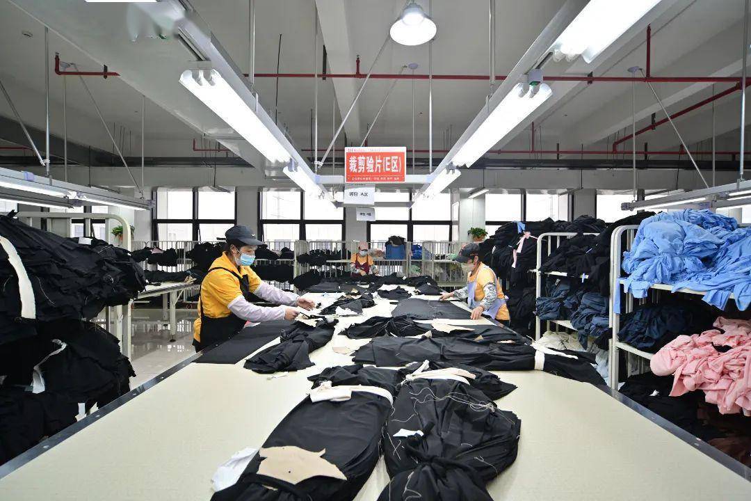 從裁剪到零售，解碼“柳州制造”的硬核實(shí)力——柳北工廠透露的產(chǎn)業(yè)升級(jí)密碼